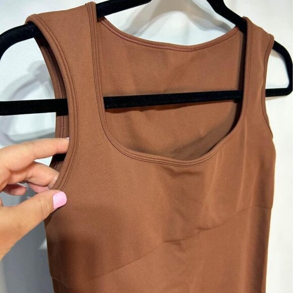 Woman’s one piece jumpsuit with flare bottoms. Gorgeous square neckline, padded - Picture 3 of 10